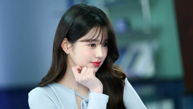 水中二次元少女背景