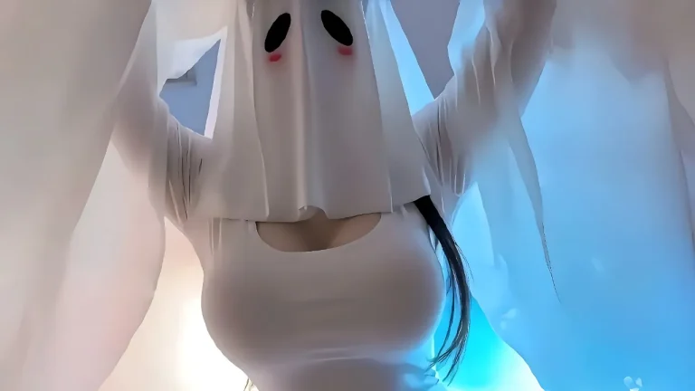 幽灵少女趣味搞怪氛围感4K电脑壁纸